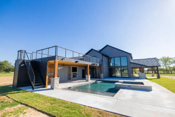 Custom barndominium construction